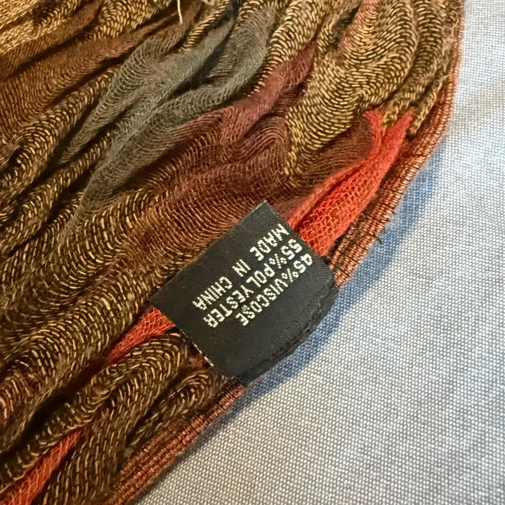 Multicolor Textured Scarf with Fringe